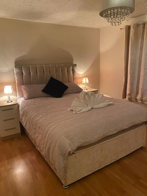 3 Bedroom Home-Инвекийтинг Екстериор снимка