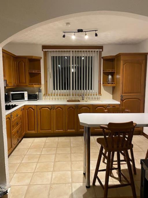 3 Bedroom Home-Инвекийтинг Екстериор снимка