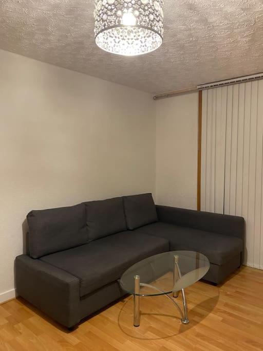 3 Bedroom Home-Инвекийтинг Екстериор снимка